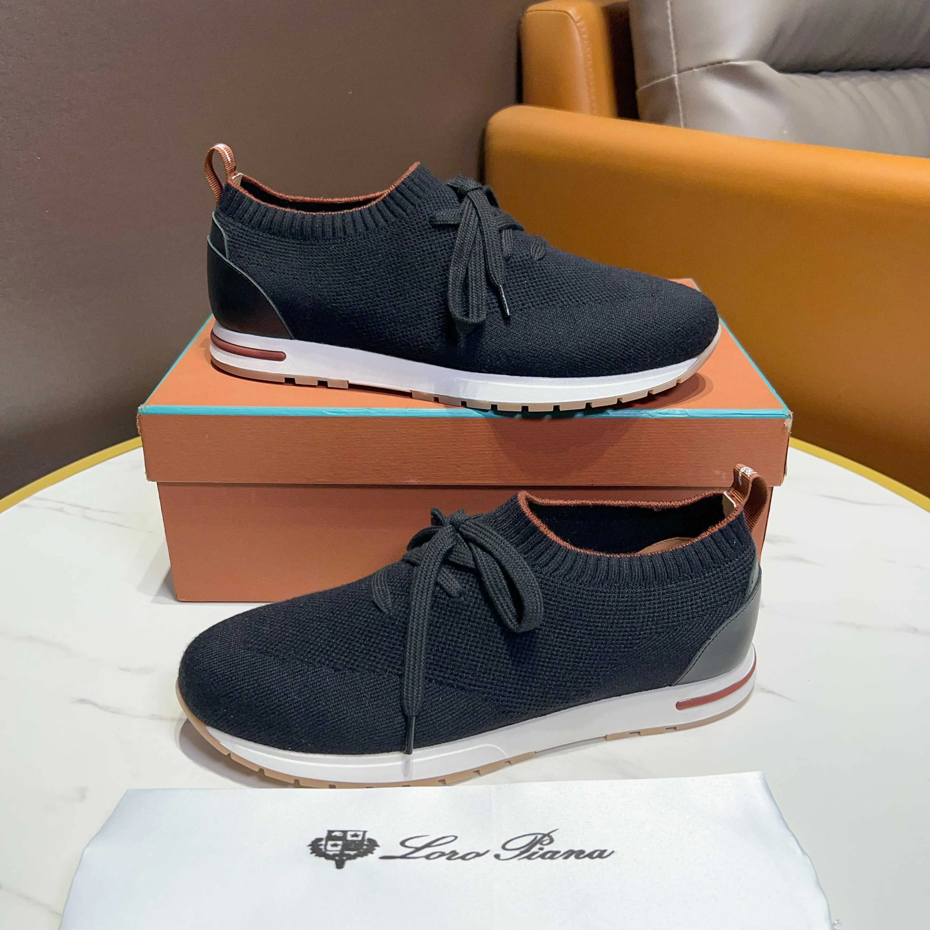 Factory price 400💰 (Loro men's shoes💰iana) New moccasin shoes official website original 1:1 mold opening, original quality💯Fine workmanship, high-end luxury☘The upper is made of original waterproof treated breathable fly-woven suede🌴Luxury🐂Leather lining🍓Rubber wear-resistant and non-slip outsole, size 38-44 (size 45 can be customized)
